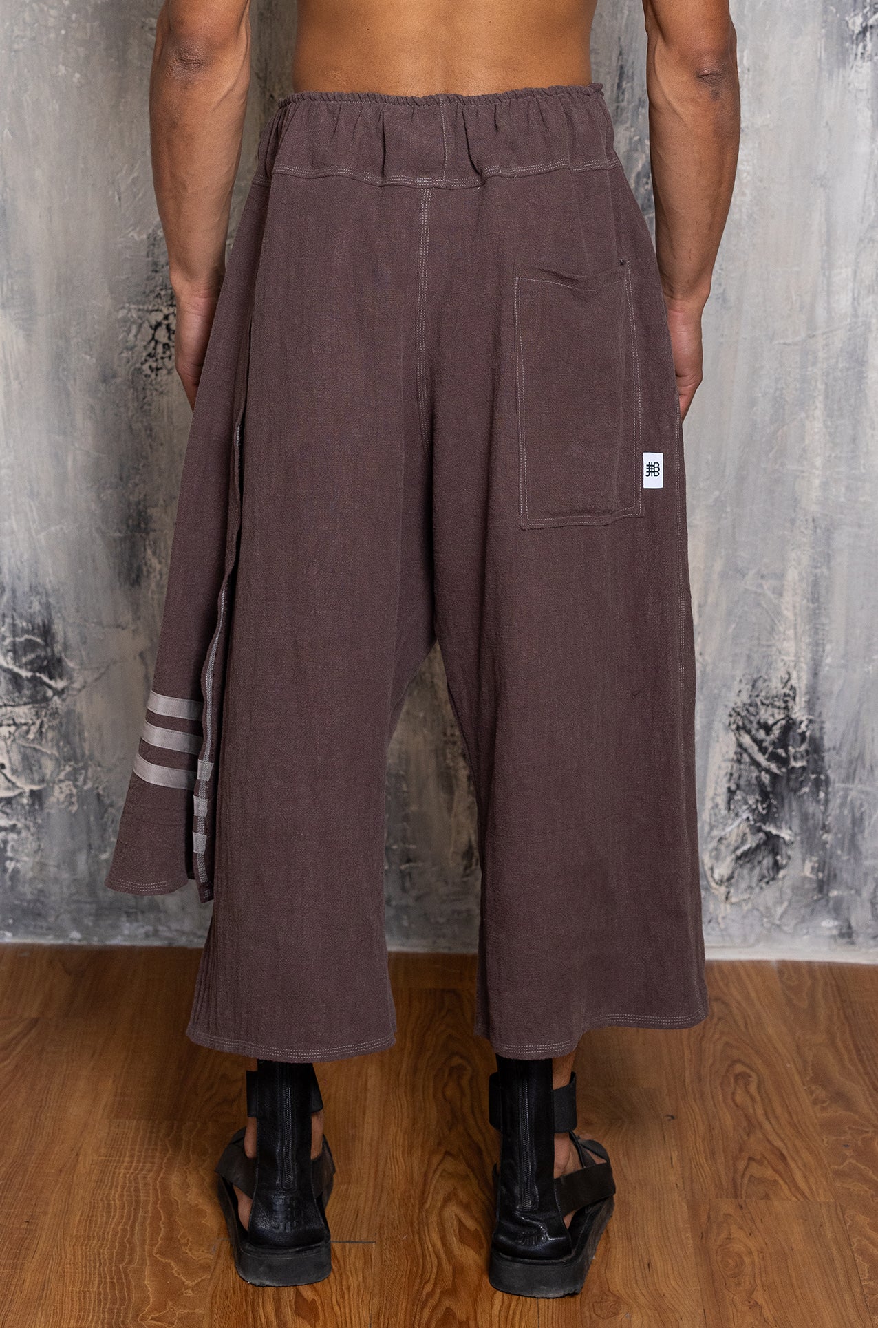 ARI-HAKAMA 3LINE BROWN