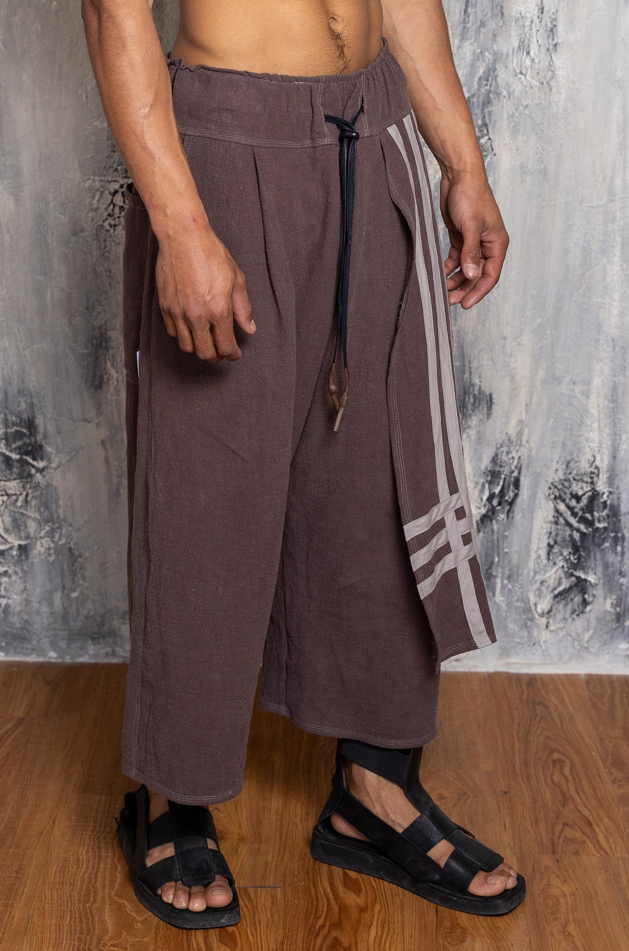 ARI-HAKAMA 3LINE BROWN